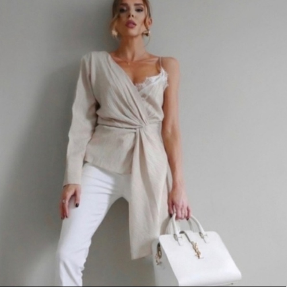 NWT Zara asymmetrical top